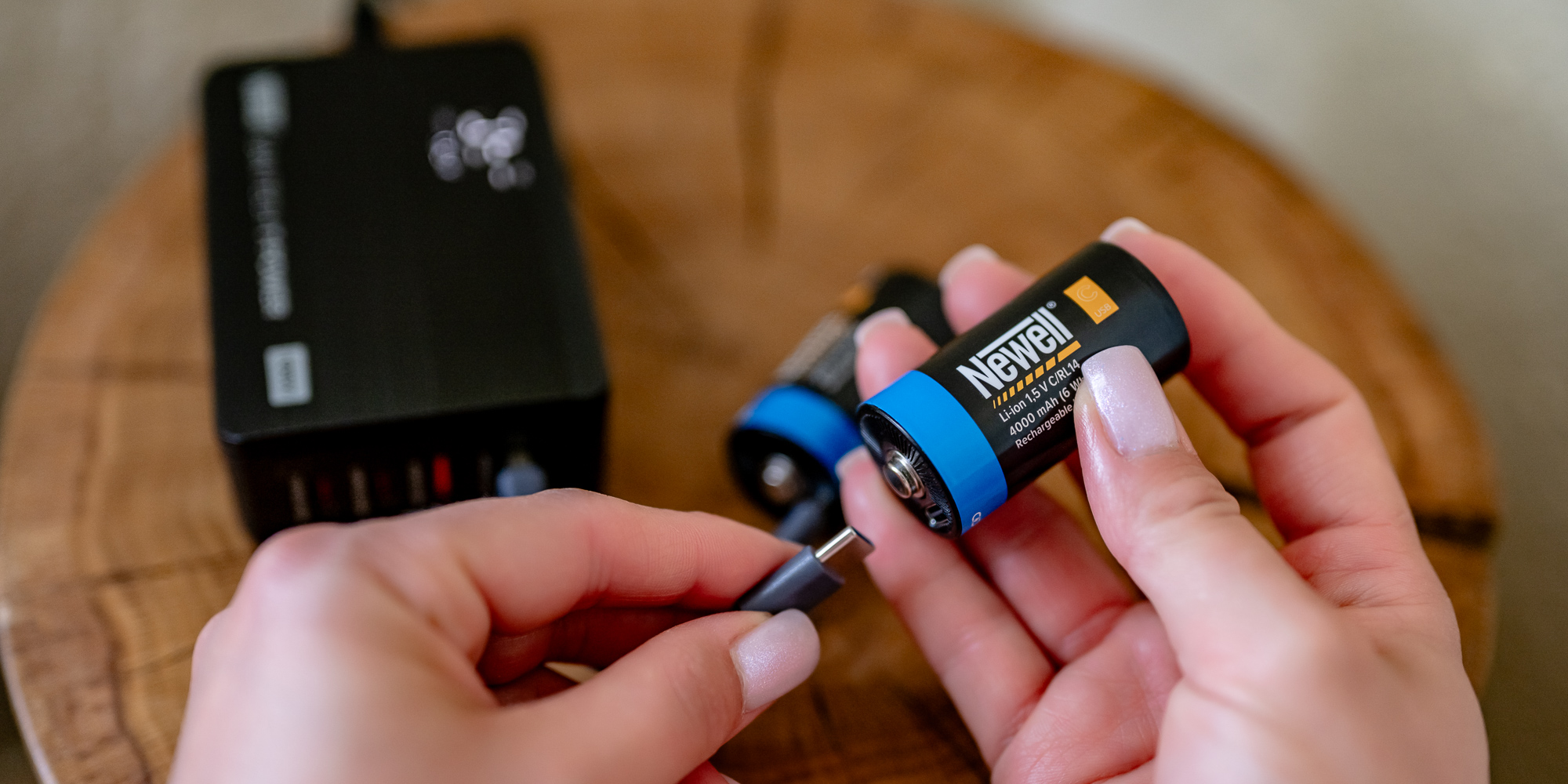 Akumulator Newell C/R14 USB-C 4000 mAh 2 szt. blister